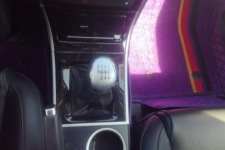 Used Haval H2 2014 1.5T Manual Two-Wheel Drive Elite Edition Gear Lever