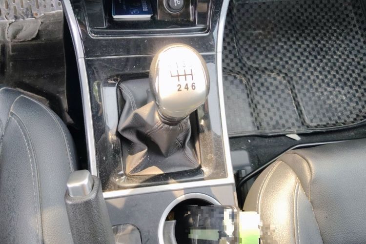 Used Haval H2 2014 1.5T Manual Two-Wheel Drive Elite Edition Gear Lever