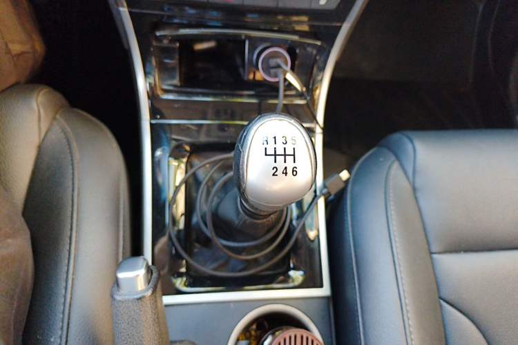 Used Haval H2 2014 1.5T Manual Two-Wheel Drive Elite Edition Gear Lever