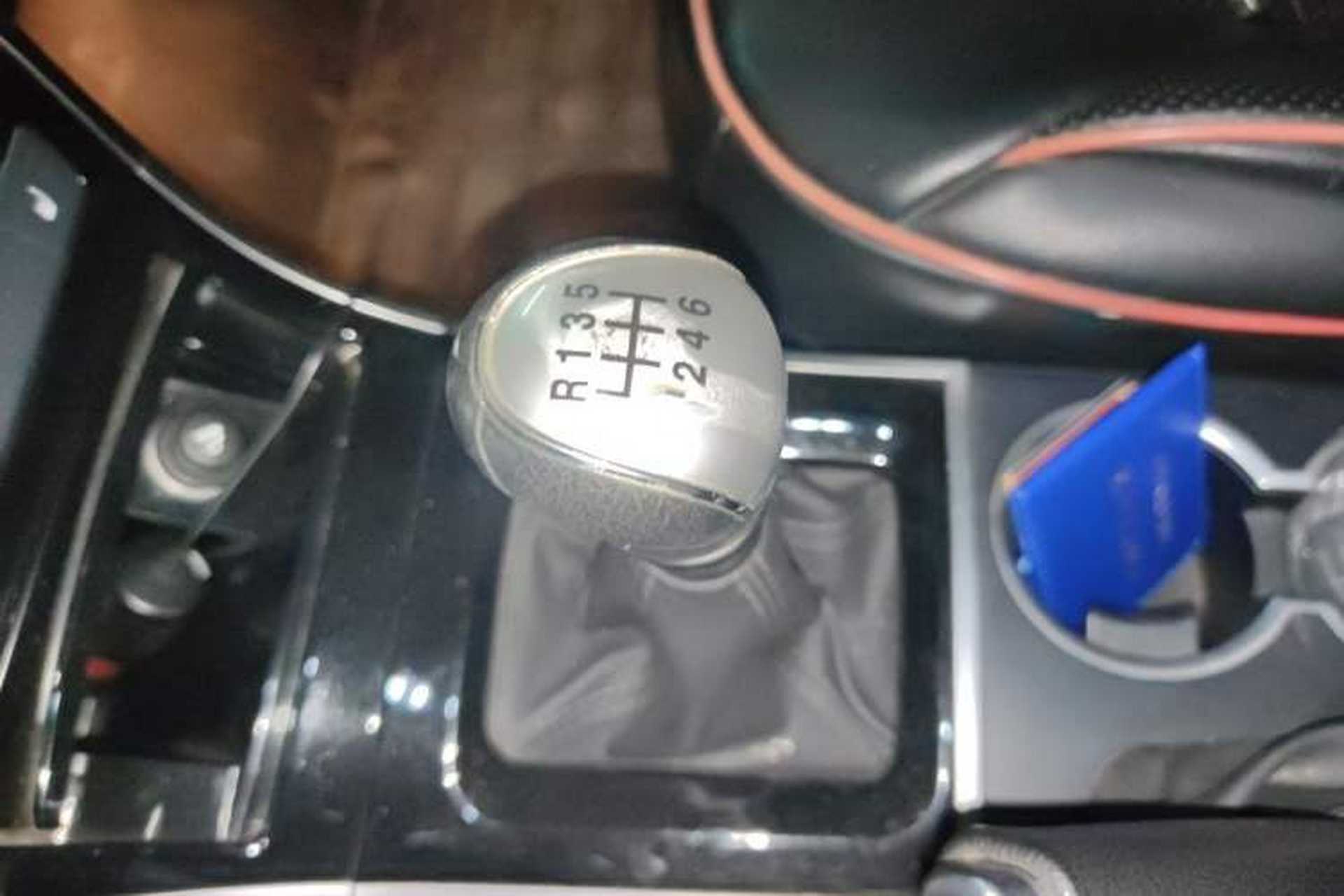 Used Haval H2 2014 1.5T Manual Two-Wheel Drive Elite Edition Gear Lever