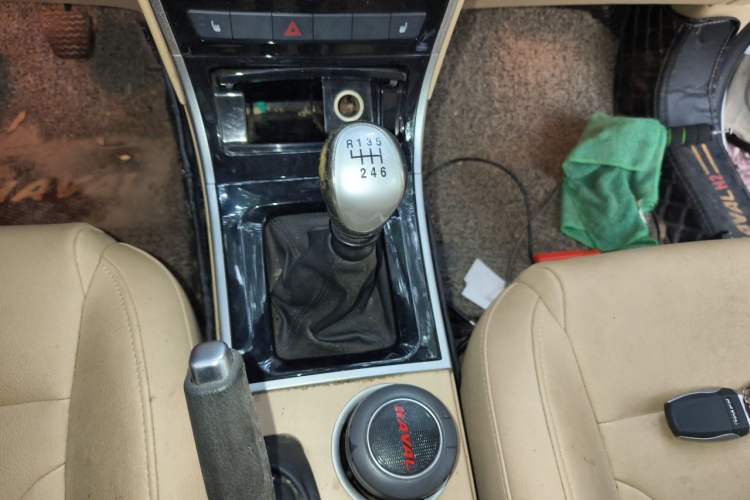 Used Haval H2 2014 1.5T Manual Two-Wheel Drive Elite Edition Gear Lever