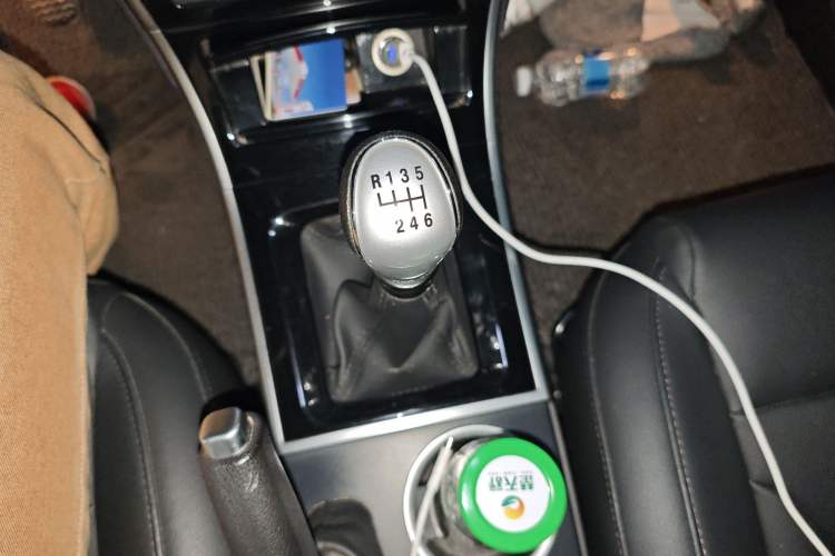 Used Haval H2 2014 1.5T Manual Two-Wheel Drive Elite Edition Gear Lever