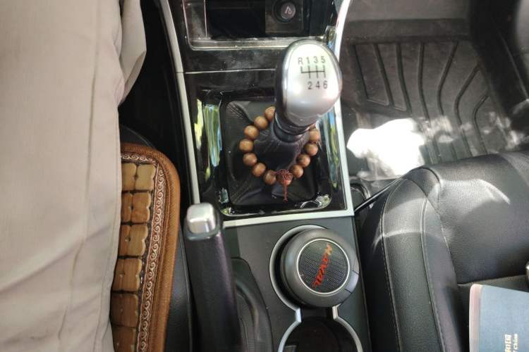 Used Haval H2 2014 1.5T Manual Two-Wheel Drive Elite Edition Gear Lever