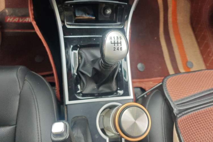 Used Haval H2 2014 1.5T Manual Two-Wheel Drive Elite Edition Gear Lever