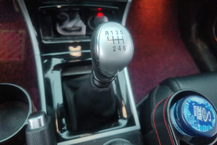 Used Haval H2 2014 1.5T Manual Two-Wheel Drive Elite Edition Gear Lever