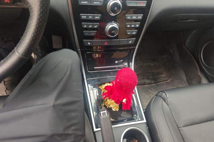 Used Haval H2 2014 1.5T Manual Two-Wheel Drive Elite Edition Gear Lever