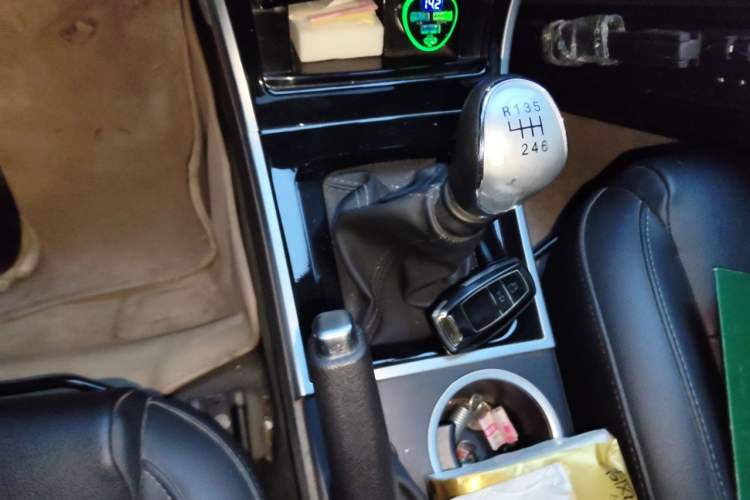 Used Haval H2 2014 1.5T Manual Two-Wheel Drive Elite Edition Gear Lever