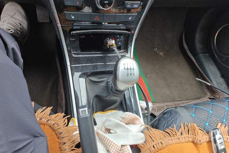 Used Haval H2 2014 1.5T Manual Two-Wheel Drive Elite Edition Gear Lever
