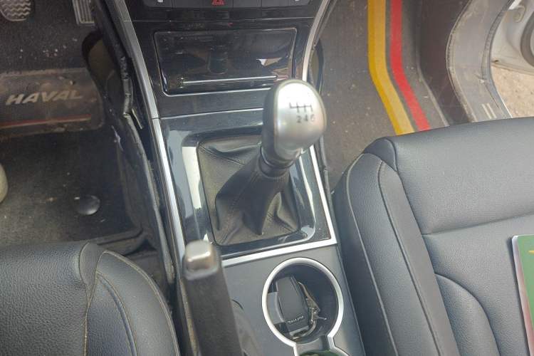 Used Haval H2 2014 1.5T Manual Two-Wheel Drive Elite Edition Gear Lever