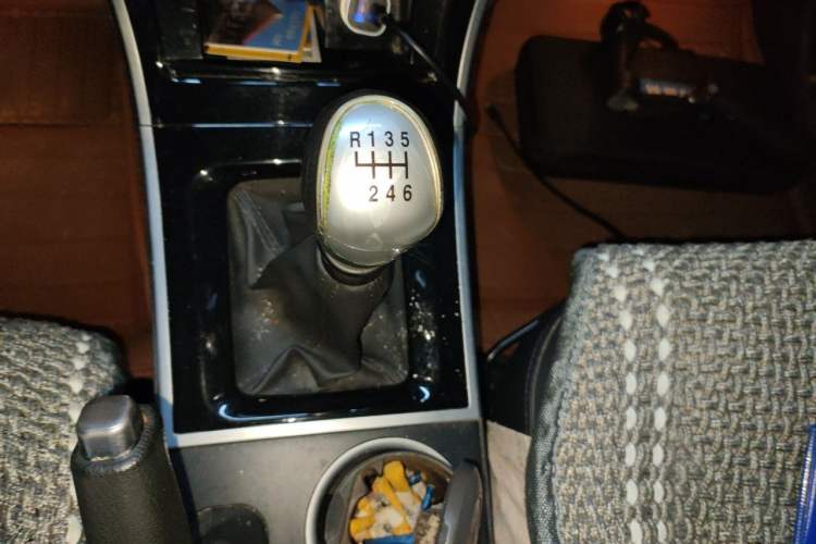 Used Haval H2 2014 1.5T Manual Two-Wheel Drive Elite Edition Gear Lever