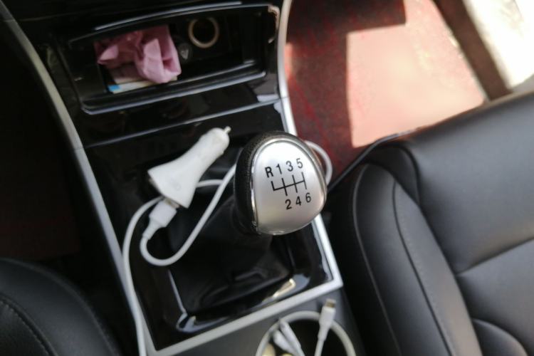 Used Haval H2 2014 1.5T Manual Two-Wheel Drive Elite Edition Gear Lever