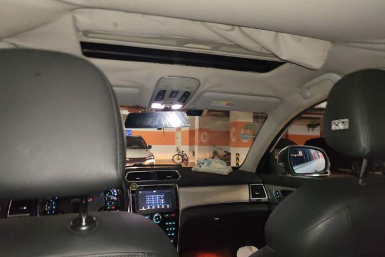 Used Haval H2 2014 1.5T Manual Two-Wheel Drive Elite Edition Headliner