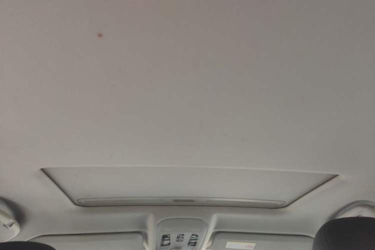Used Haval H2 2014 1.5T Manual Two-Wheel Drive Elite Edition Headliner