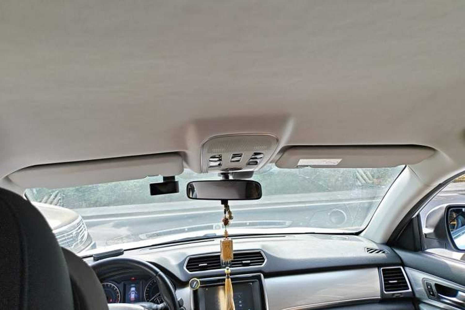Used Haval H2 2014 1.5T Manual Two-Wheel Drive Elite Edition Headliner