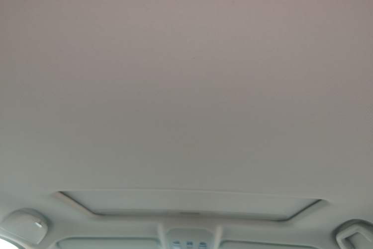 Used Haval H2 2014 1.5T Manual Two-Wheel Drive Elite Edition Headliner