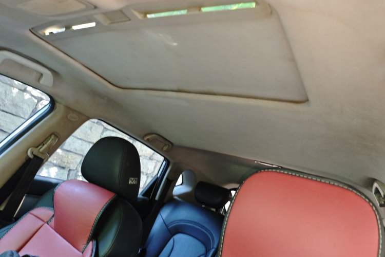 Used Haval H2 2014 1.5T Manual Two-Wheel Drive Prestige Edition Headliner