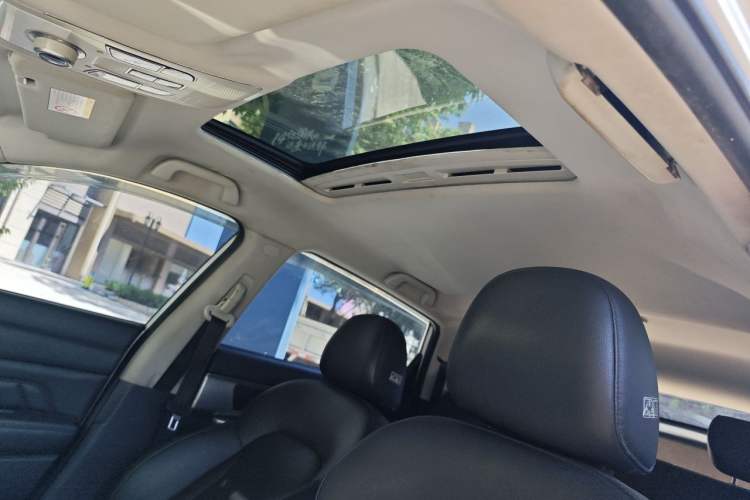 Used Haval H2 2014 1.5T Manual Two-Wheel Drive Elite Edition Headliner