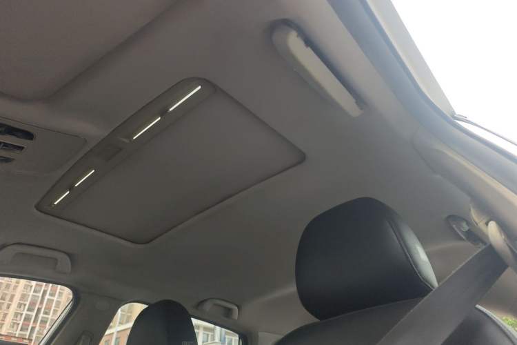 Used Haval H2 2014 1.5T Manual Two-Wheel Drive Elite Edition Headliner