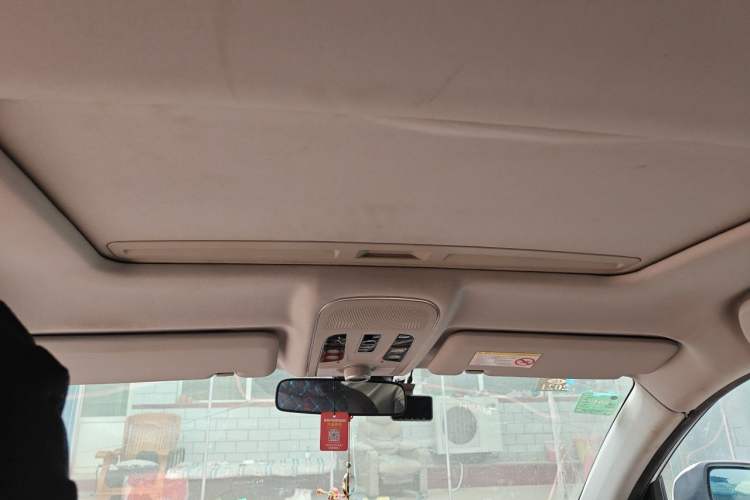Used Haval H2 2014 1.5T Manual Two-Wheel Drive Elite Edition Headliner