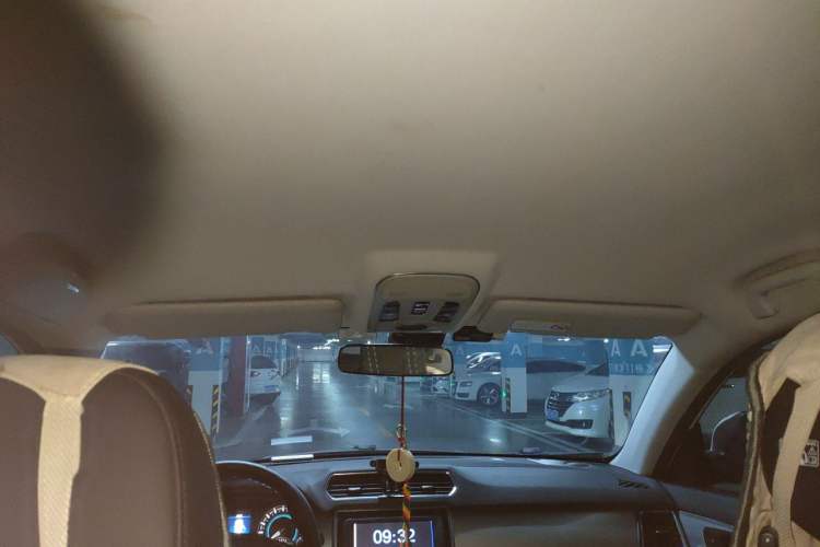 Used Haval H2 2014 1.5T Manual Two-Wheel Drive Elite Edition Headliner