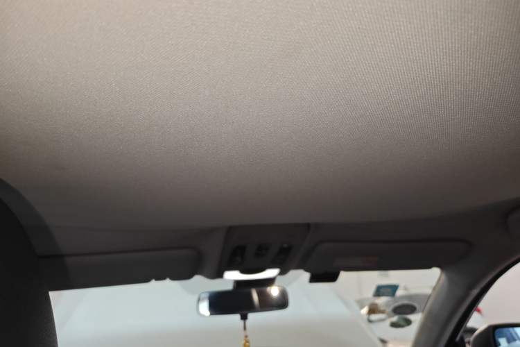 Used Haval H2 2014 1.5T Manual Two-Wheel Drive Elite Edition Headliner