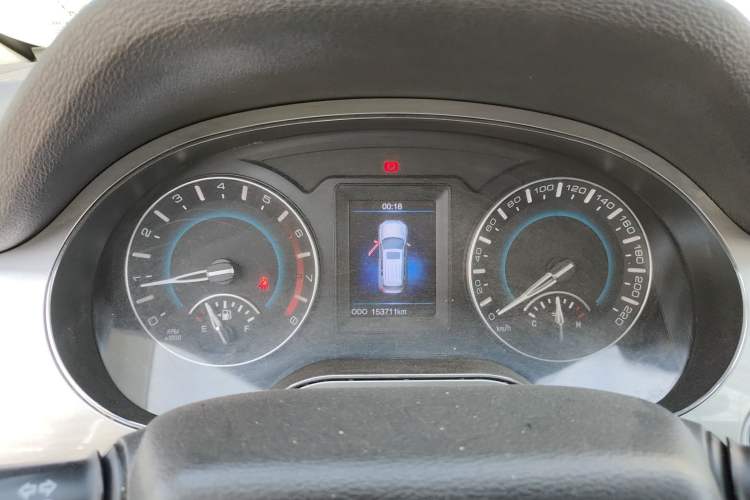 Used Haval H2 2014 1.5T Manual Two-Wheel Drive Elite Edition Instrument Cluster
