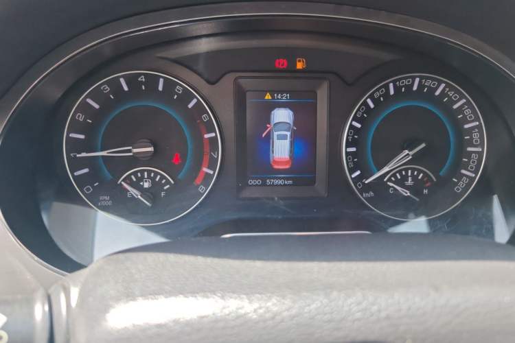 Used Haval H2 2014 1.5T Manual Two-Wheel Drive Elite Edition Instrument Cluster