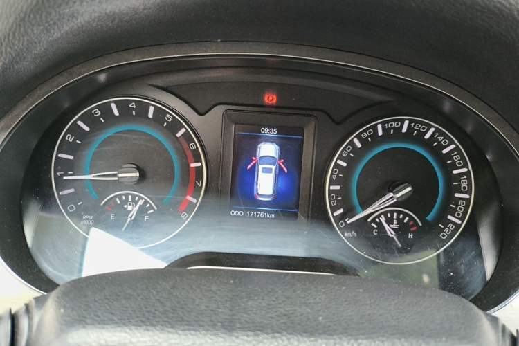Used Haval H2 2014 1.5T Manual Two-Wheel Drive Prestige Edition Instrument Cluster