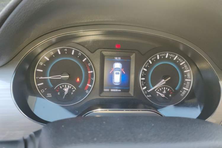Used Haval H2 2014 1.5T Manual Two-Wheel Drive Elite Edition Instrument Cluster