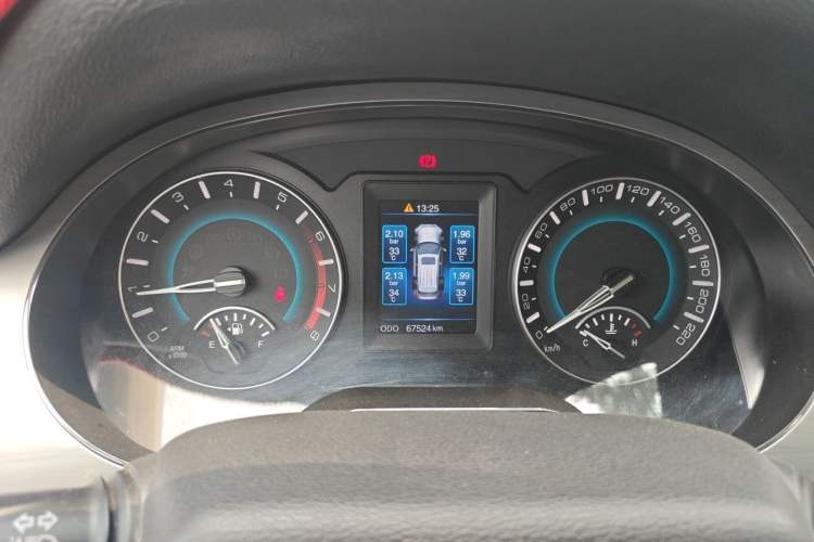 Used Haval H2 2014 1.5T Manual Two-Wheel Drive Elite Edition Instrument Cluster