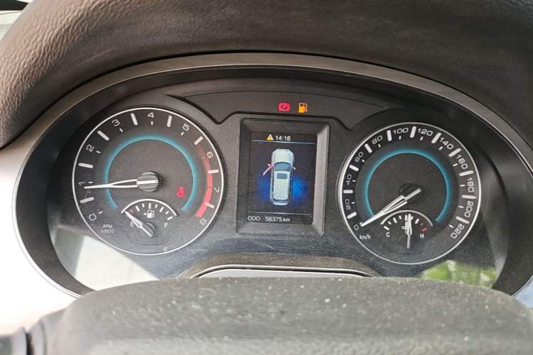 Used Haval H2 2014 1.5T Manual Two-Wheel Drive Elite Edition Instrument Cluster