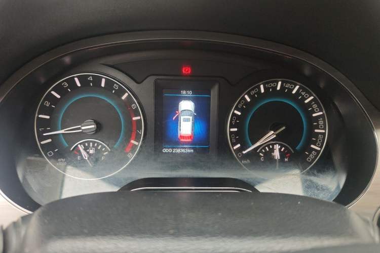 Used Haval H2 2014 1.5T Manual Two-Wheel Drive Elite Edition Instrument Cluster