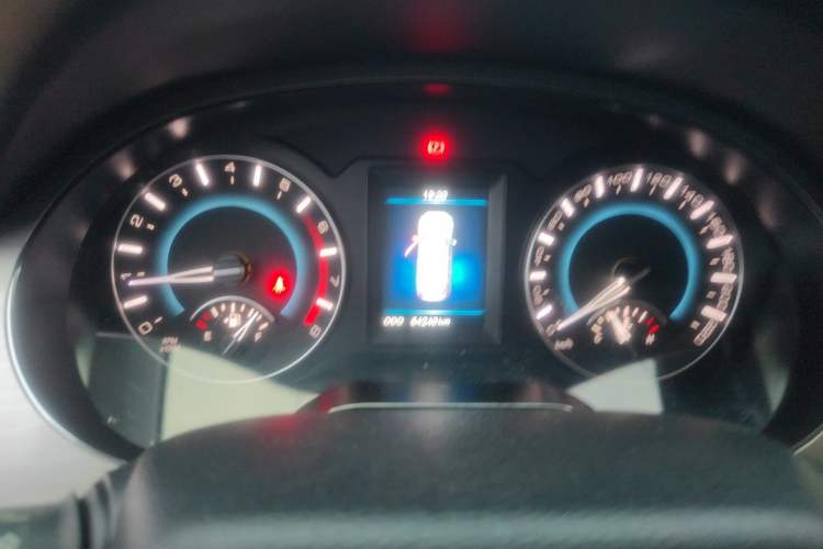 Used Haval H2 2014 1.5T Manual Two-Wheel Drive Elite Edition Instrument Cluster