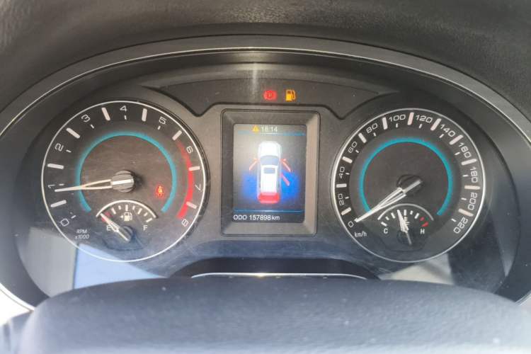 Used Haval H2 2014 1.5T Manual Two-Wheel Drive Elite Edition Instrument Cluster