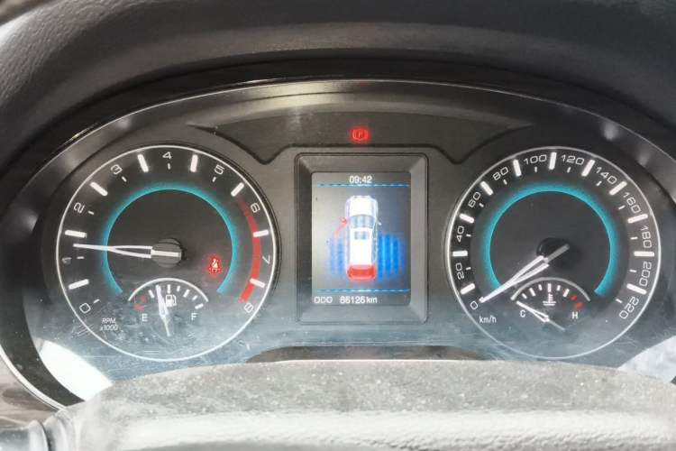 Used Haval H2 2014 1.5T Manual Two-Wheel Drive Elite Edition Instrument Cluster