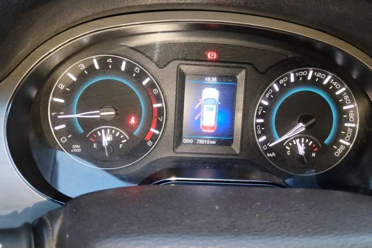 Used Haval H2 2014 1.5T Manual Two-Wheel Drive Elite Edition Instrument Cluster