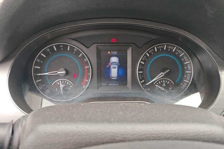 Used Haval H2 2014 1.5T Manual Two-Wheel Drive Elite Edition Instrument Cluster