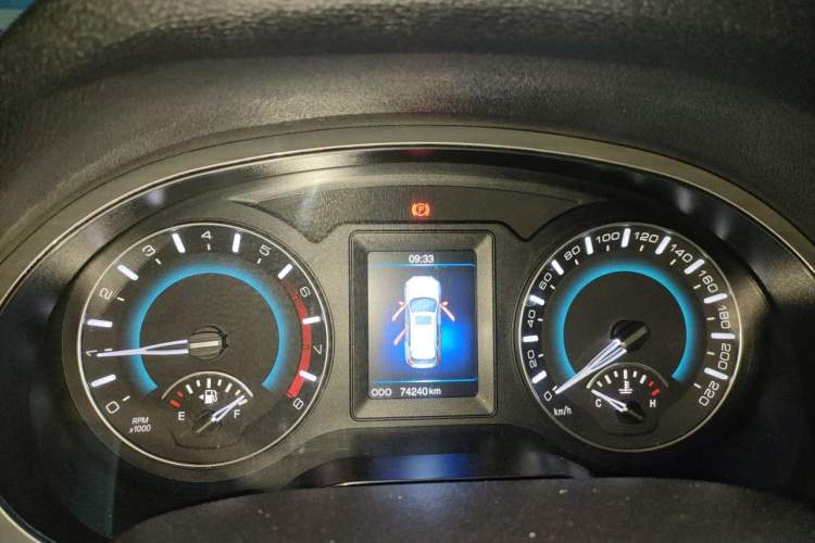 Used Haval H2 2014 1.5T Manual Two-Wheel Drive Elite Edition Instrument Cluster