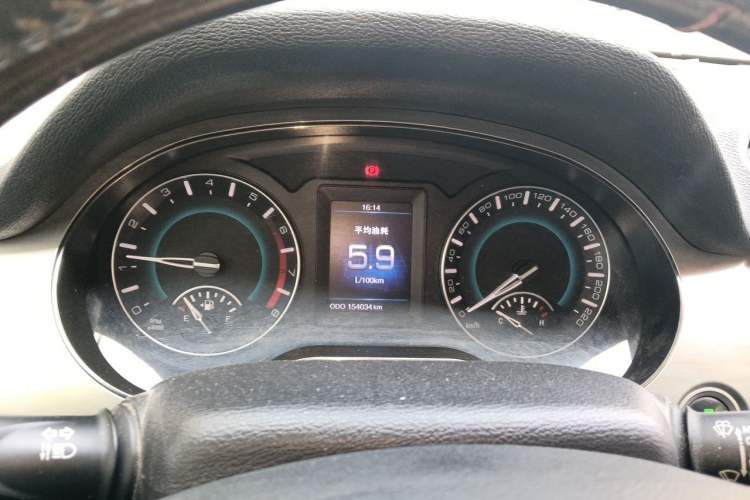 Used Haval H2 2014 1.5T Manual Two-Wheel Drive Elite Edition Instrument Cluster
