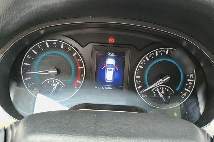Used Haval H2 2014 1.5T Manual Two-Wheel Drive Prestige Edition Instrument Cluster