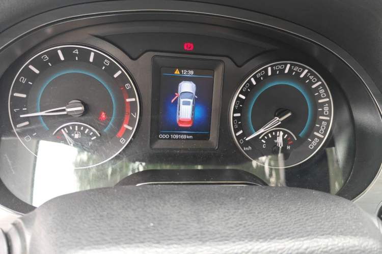 Used Haval H2 2014 1.5T Manual Two-Wheel Drive Elite Edition Instrument Cluster