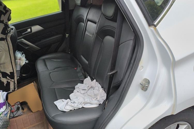 Used Haval H2 2014 1.5T Manual Two-Wheel Drive Prestige Edition Interior 4