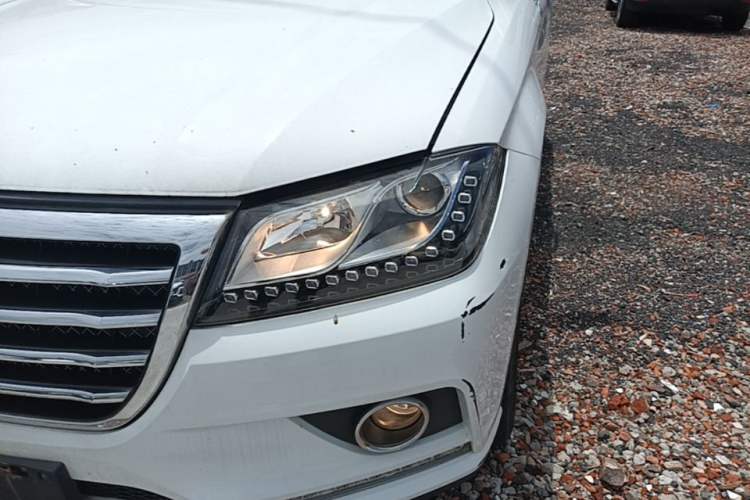 Used Haval H2 2014 1.5T Manual Two-Wheel Drive Elite Edition Left Front Headlight