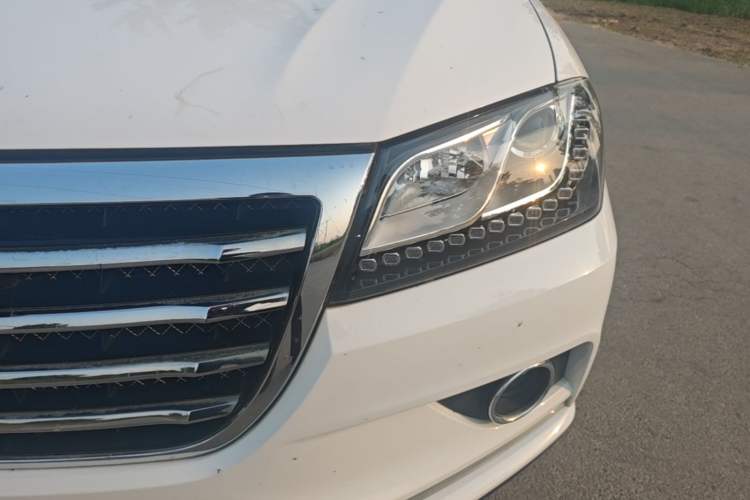Used Haval H2 2014 1.5T Manual Two-Wheel Drive Elite Edition Left Front Headlight