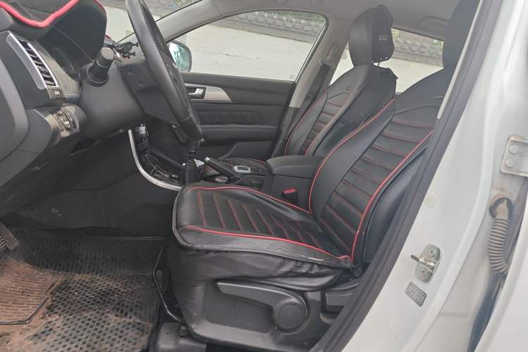 Used Haval H2 2014 1.5T Manual Two-Wheel Drive Elite Edition Left Front Seat