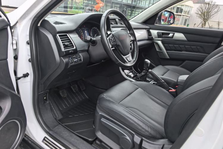 Used Haval H2 2014 1.5T Manual Two-Wheel Drive Elite Edition Left Front Seat