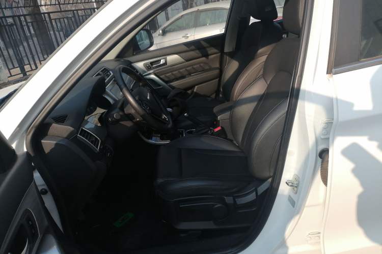 Used Haval H2 2014 1.5T Manual Two-Wheel Drive Elite Edition Left Front Seat