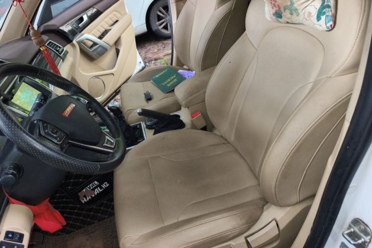 Used Haval H2 2014 1.5T Manual Two-Wheel Drive Elite Edition Left Front Seat