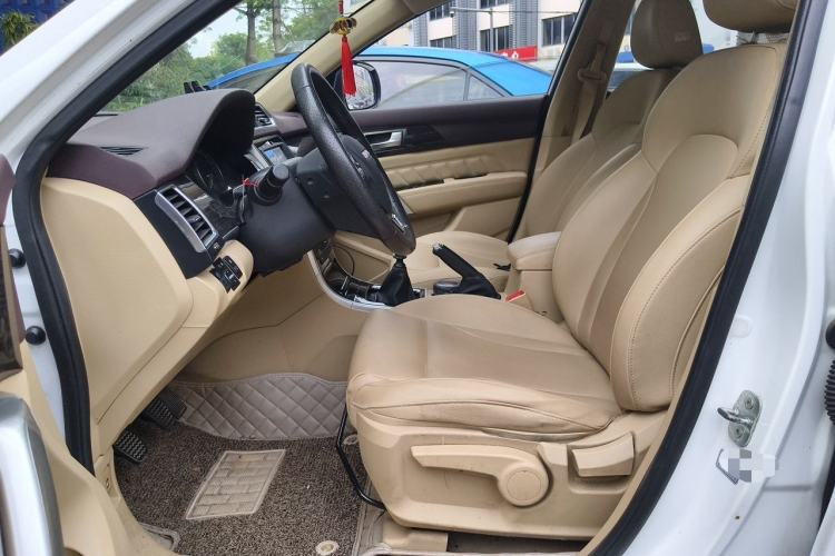 Used Haval H2 2014 1.5T Manual Two-Wheel Drive Elite Edition Left Front Seat