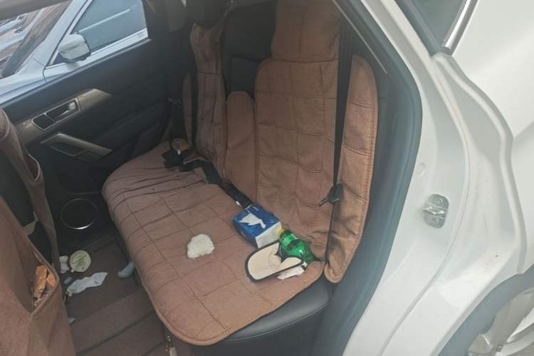 Used Haval H2 2014 1.5T Manual Two-Wheel Drive Elite Edition Left Rear Seat